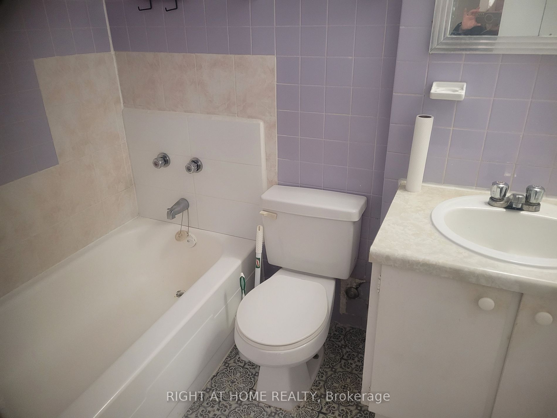 191 St George St 208