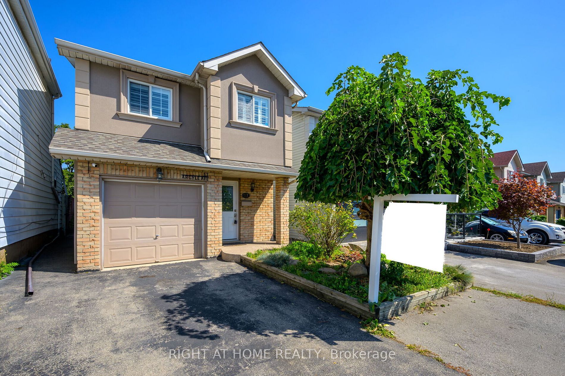 17 Argyle Ave