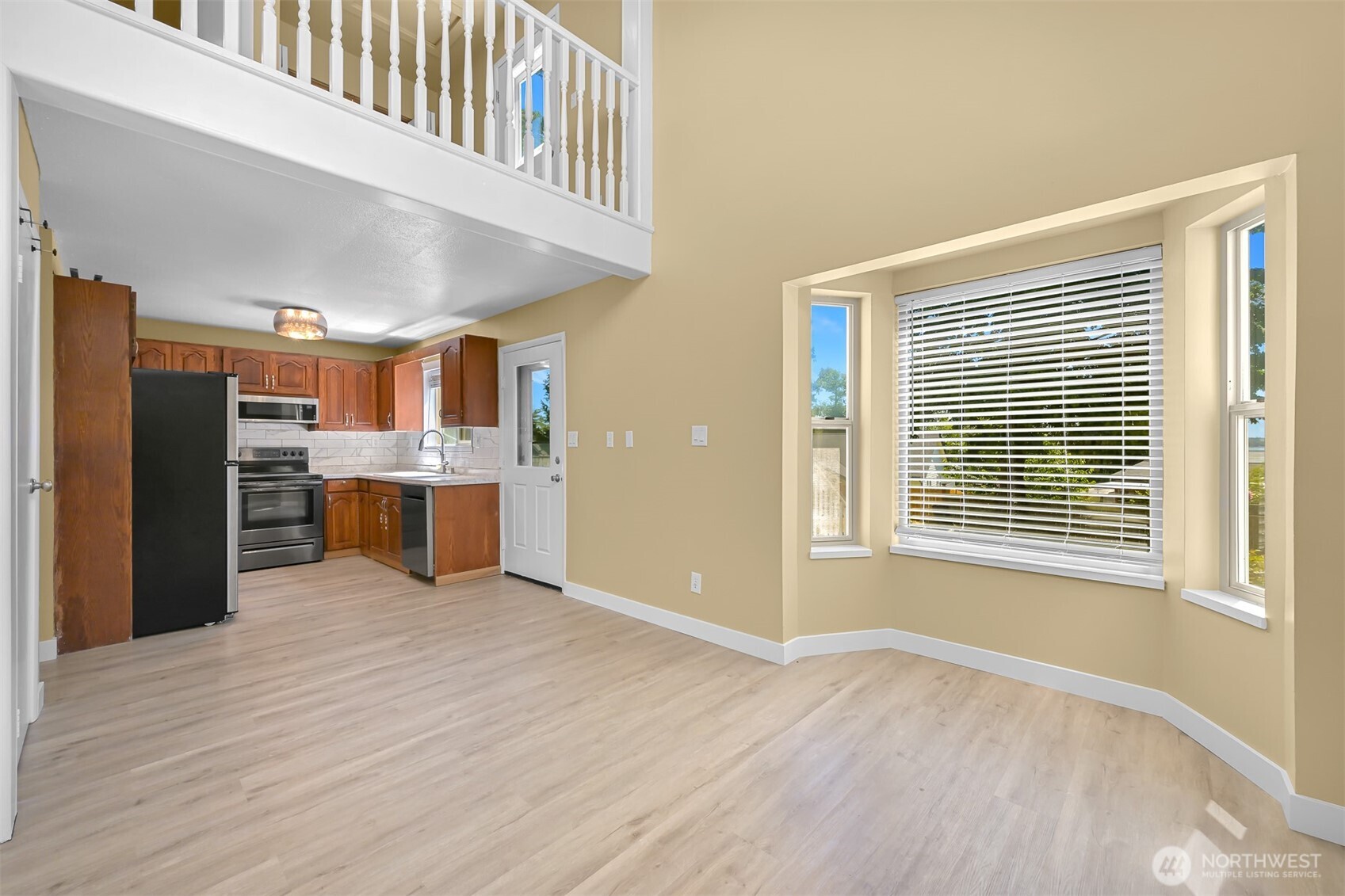 4482 Moresby Way