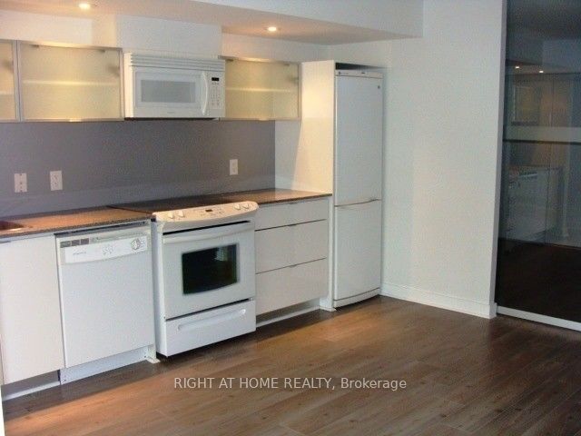 4K Spadina Ave 1116