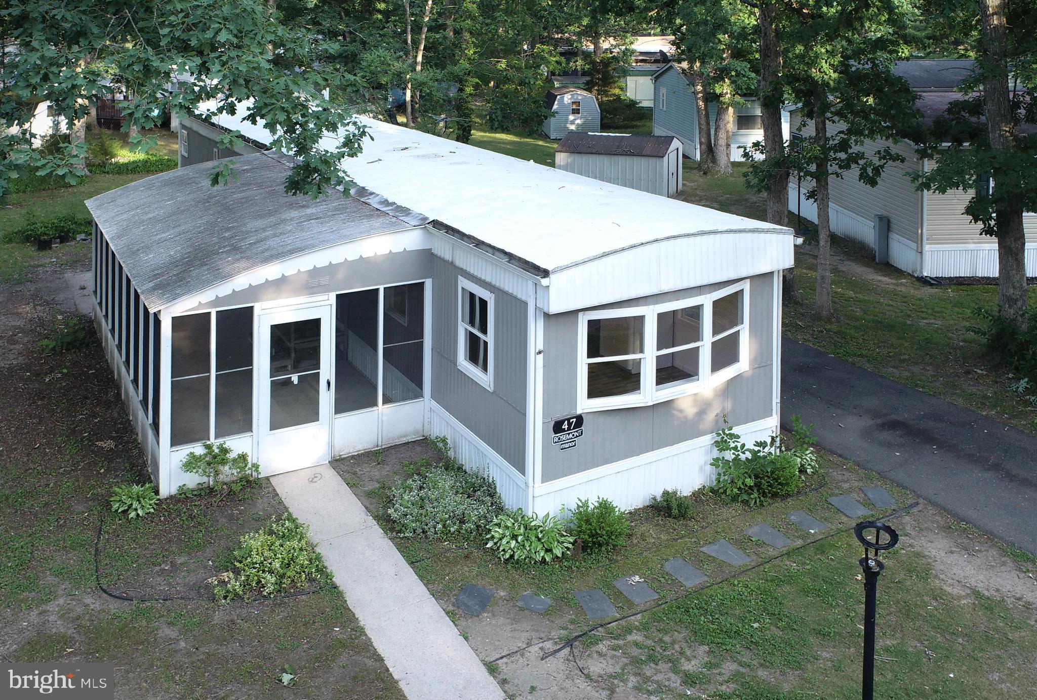 47 Schalick Dr  
