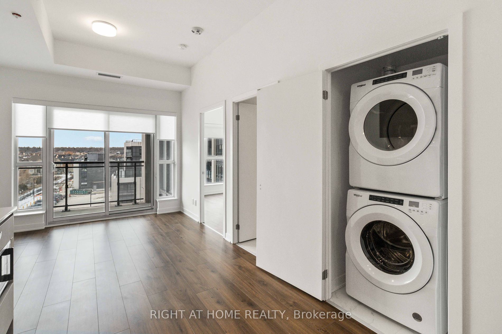 405 W Dundas St 532