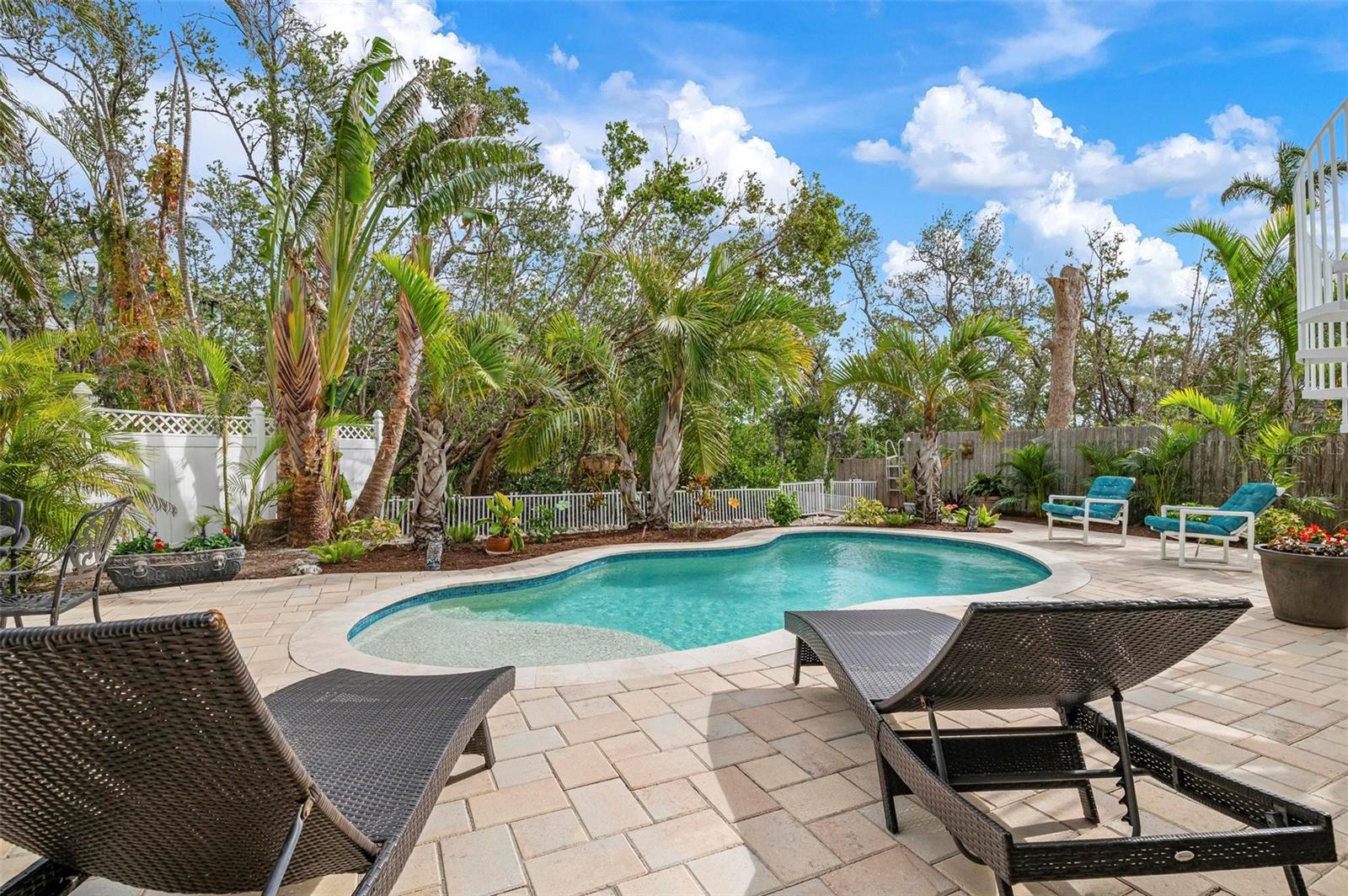 727 Holly Road