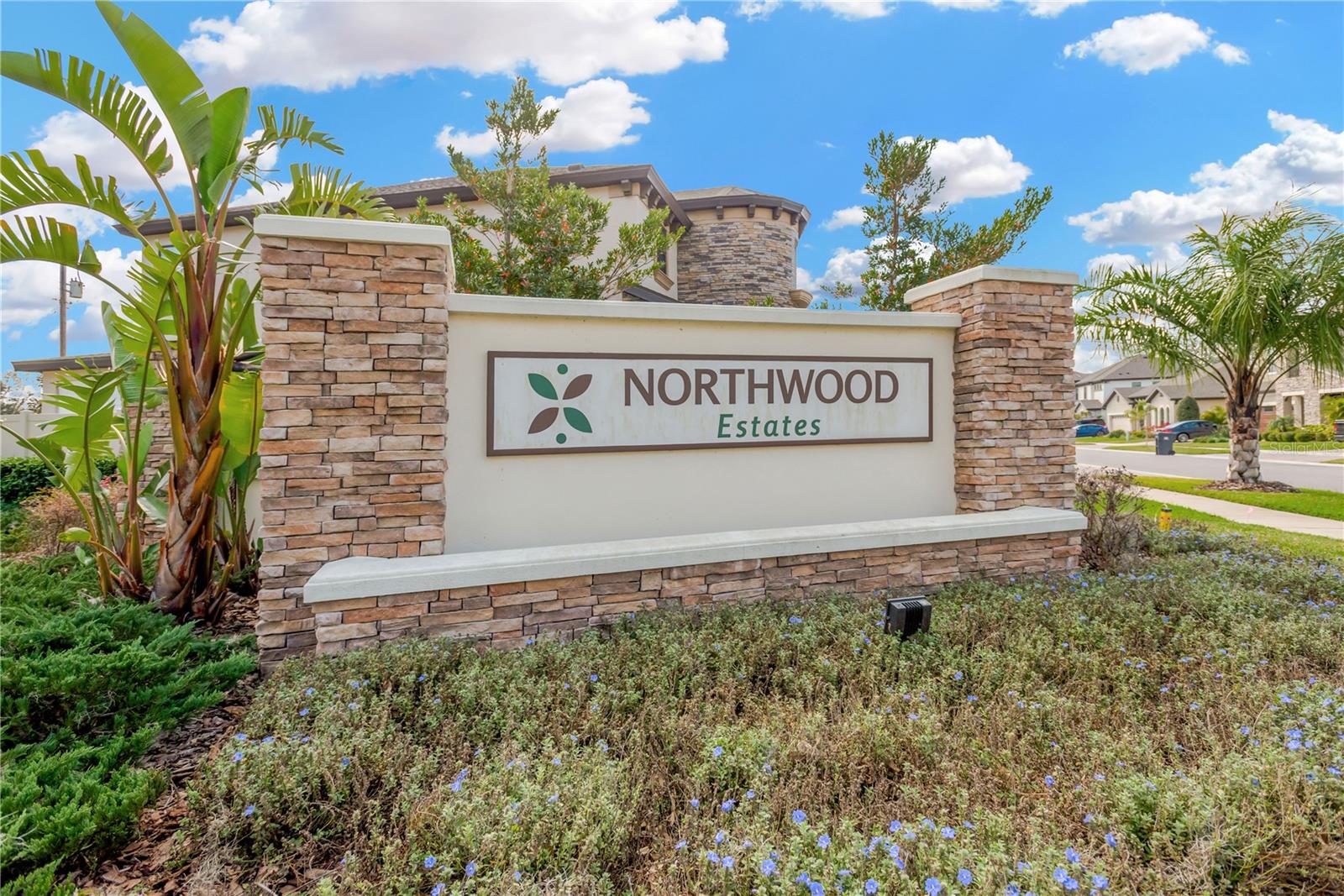 2677 Northwood Park Street