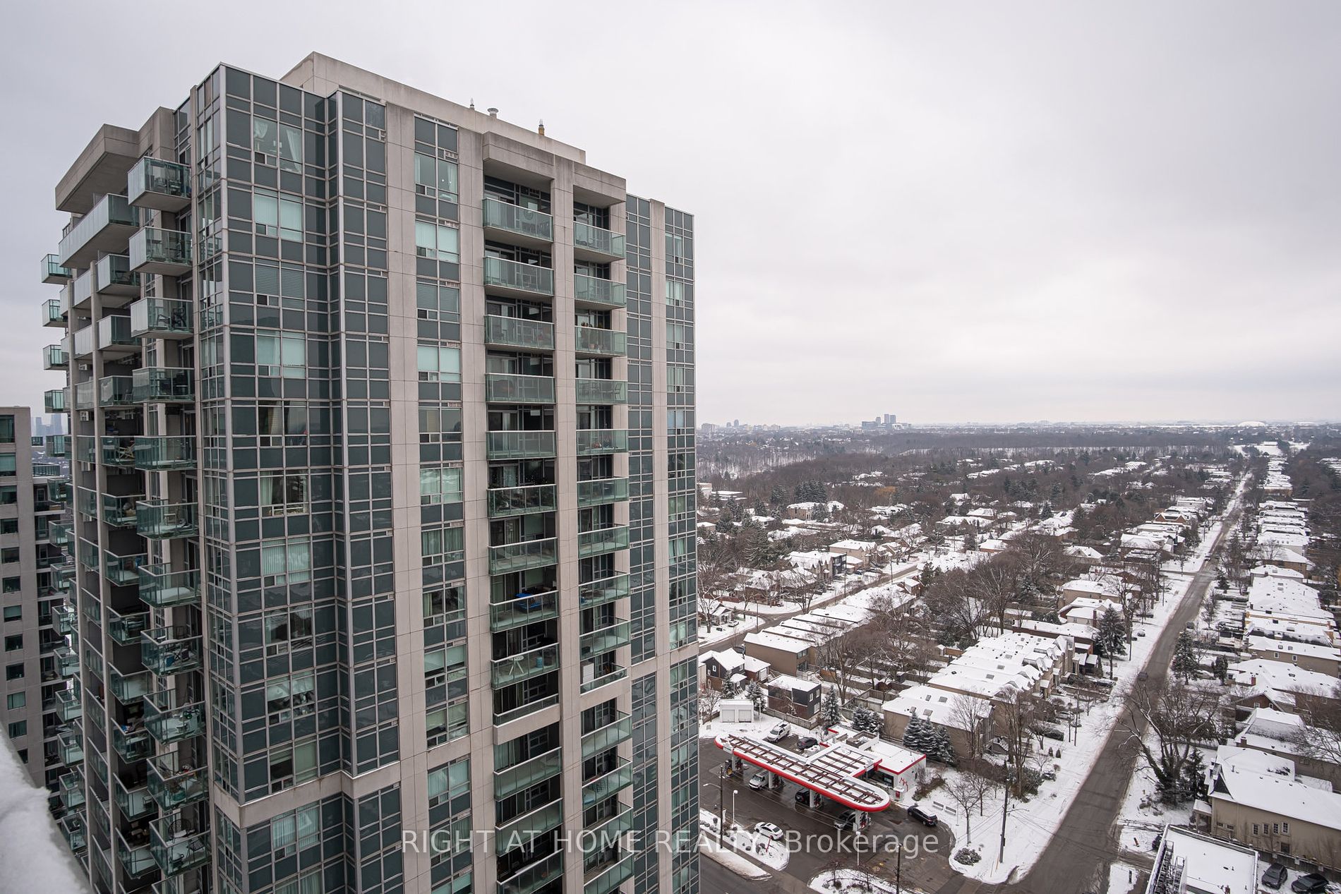 16 Harrison Garden Blvd 2402