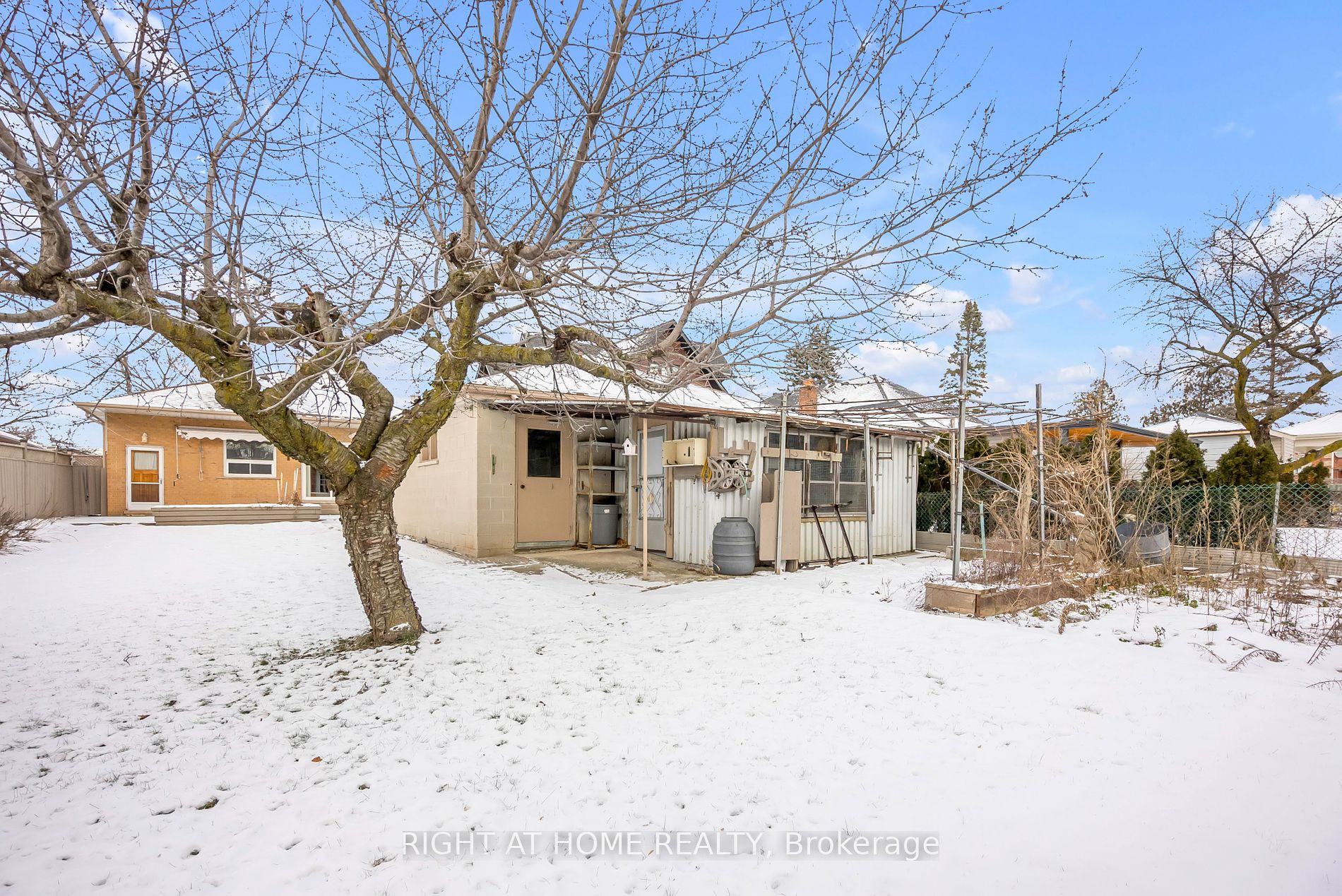 15 Grovedale Ave