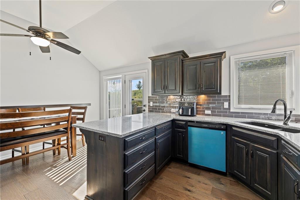 6720 N Cypress Avenue