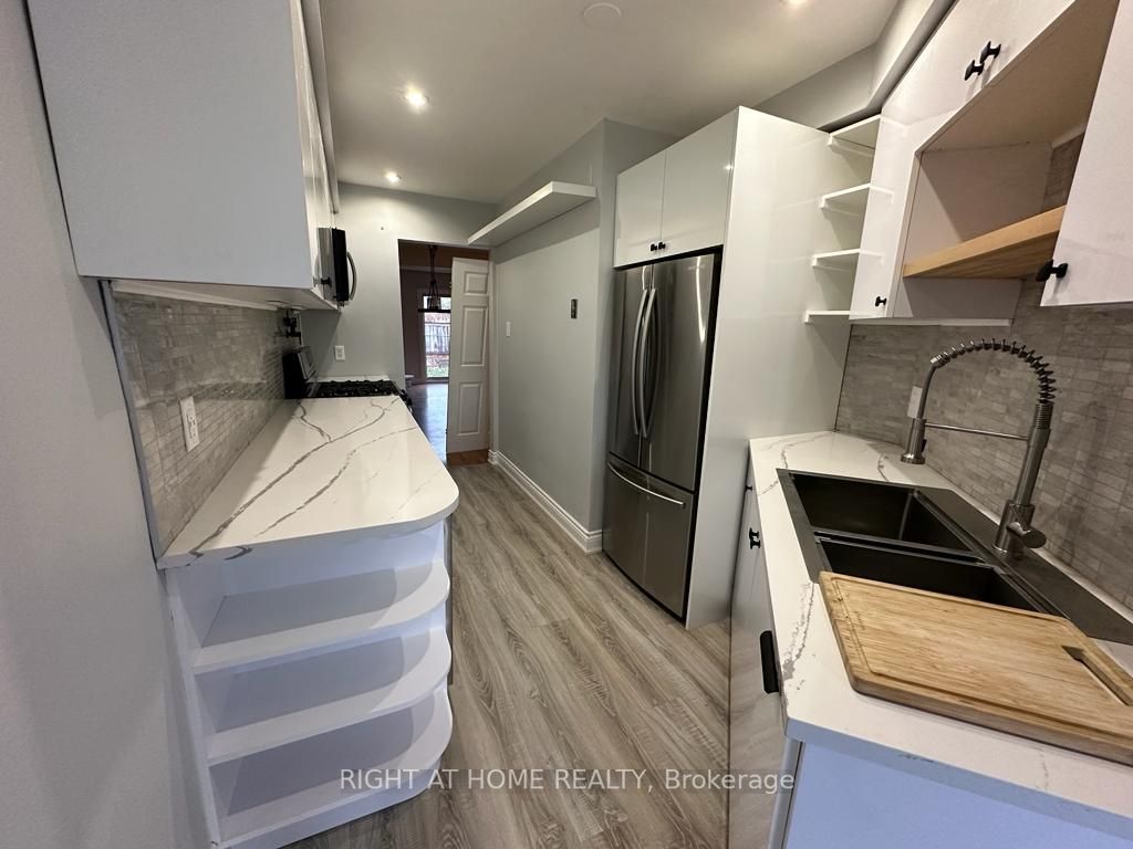 365 Tailfeather Cres 28