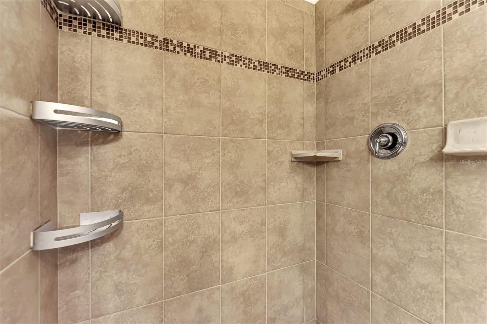 13104 Creekside Lane
