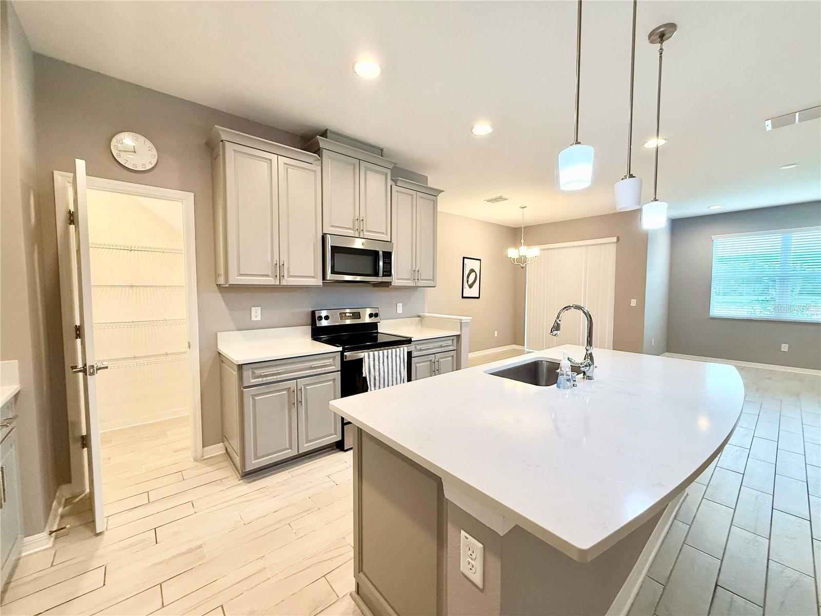2493 Stapleford Place