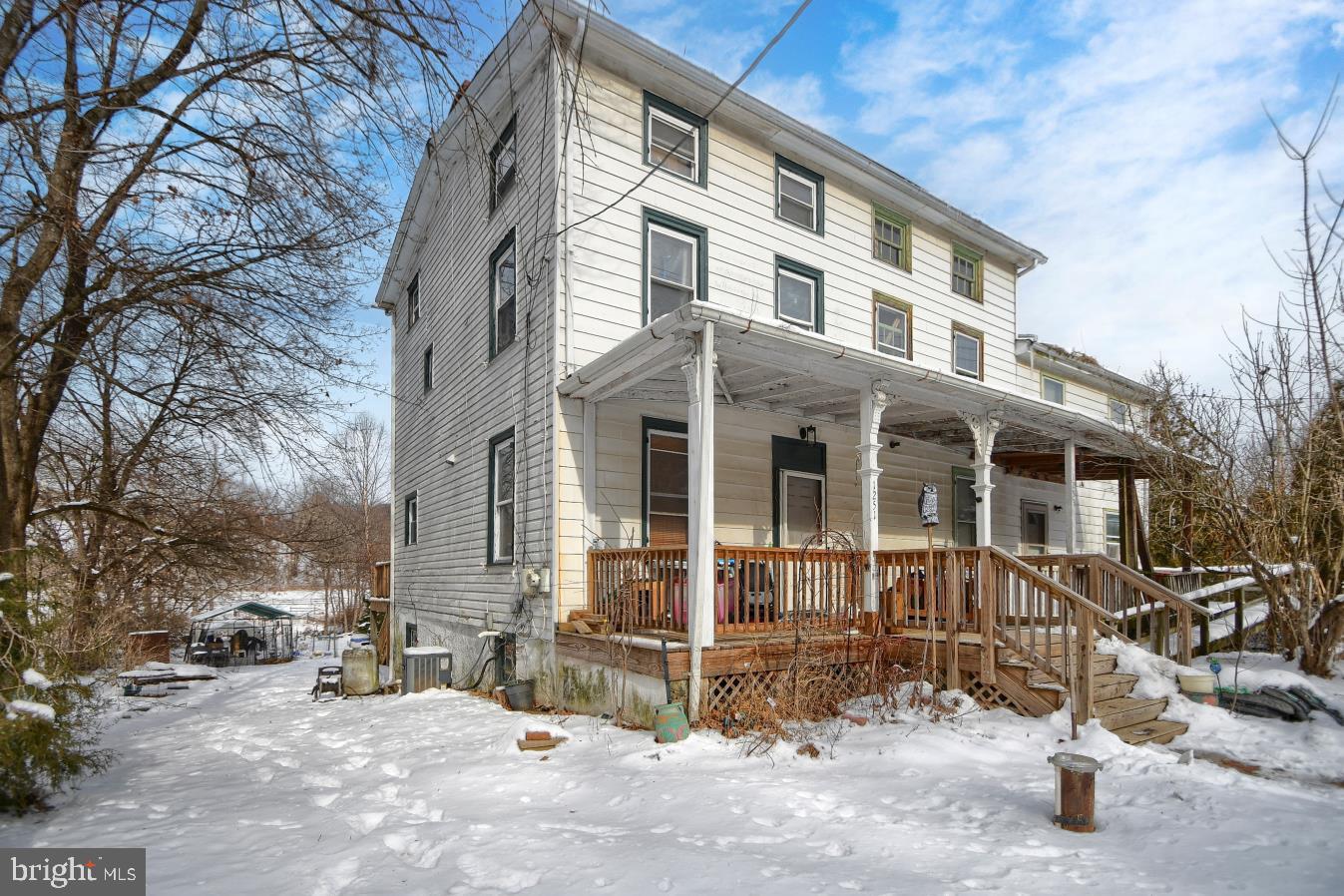 Beautifully updated 4-bedroom, 1.5-bath home featuring a newly remodeled kitchen with granite countertops and brand-new appliances. The spacious living room is perfect for family gatherings, and the convenience of a first-floor washer and dryer adds everyday ease. Step outside to a large backyard that backs to a peaceful creek, offering both space and privacy. Upstairs, you’ll find the bedrooms and full bathroom, ideal for a growing or large family. Don’t miss your opportunity to own a home located in one of the top-rated school districts in Chester County!