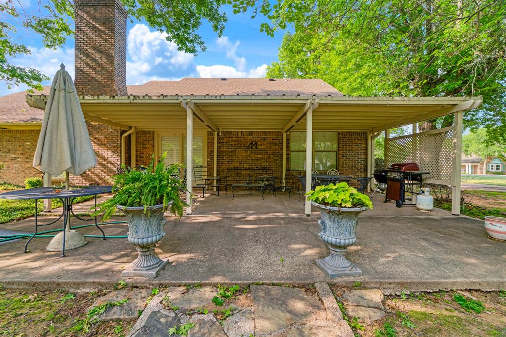 4110 Lakeshore Drive