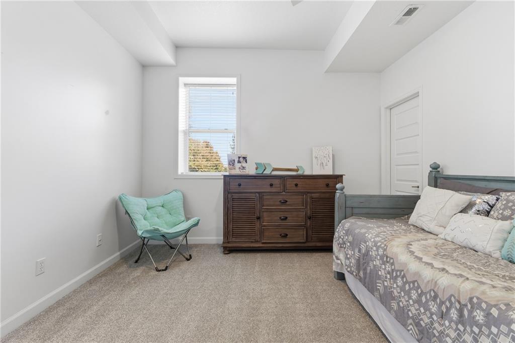 10512 N Euclid Avenue