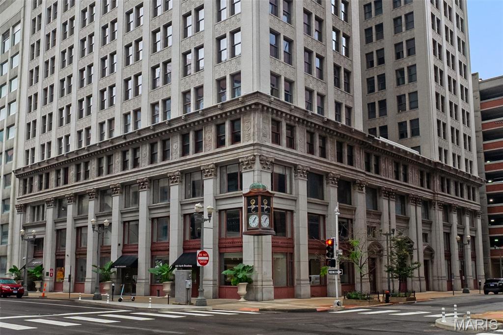 314 N Broadway 701