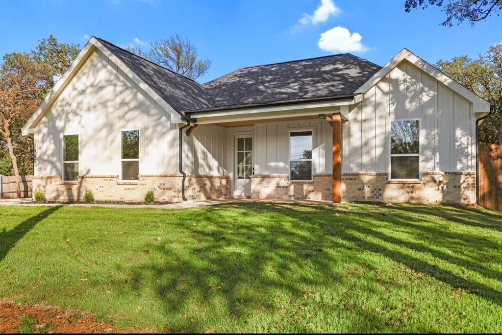 2005 N Edgewood Terrace