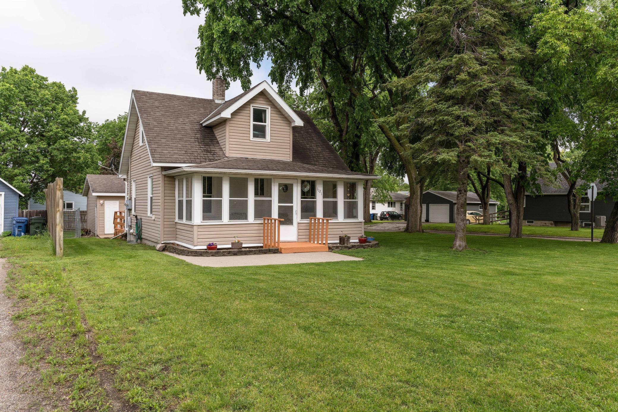 1121 N Cleveland Avenue