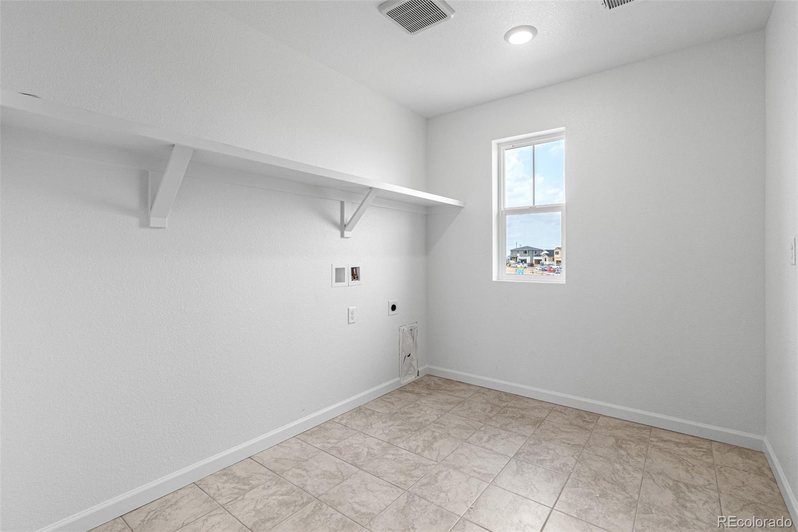 8852 Whiteclover Street