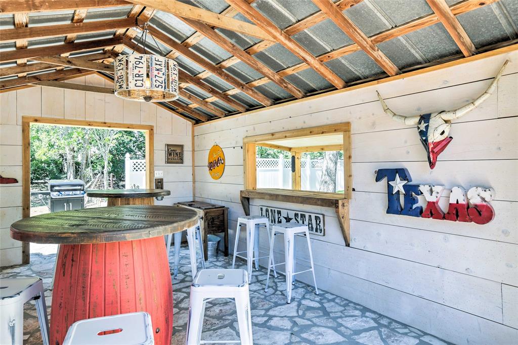 809 E Highway Street