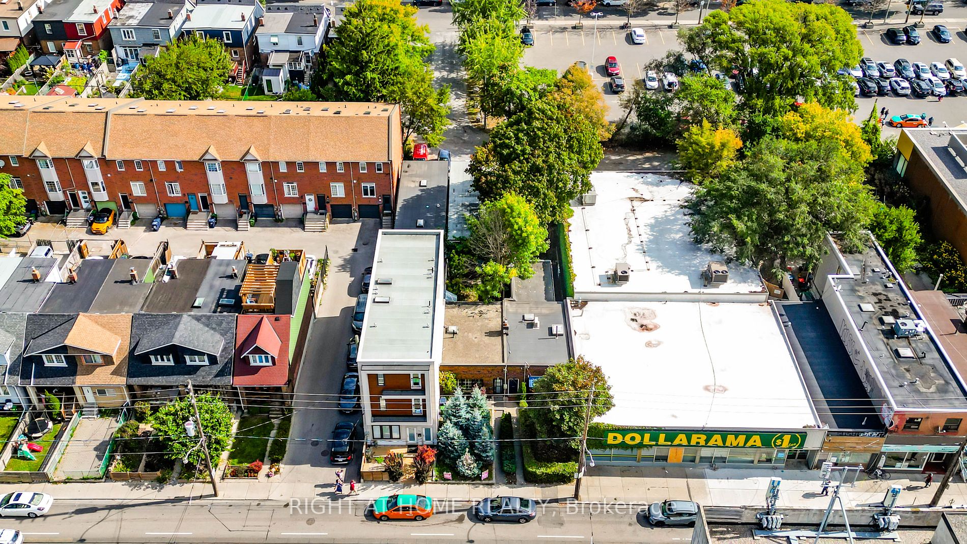 303 Coxwell Ave