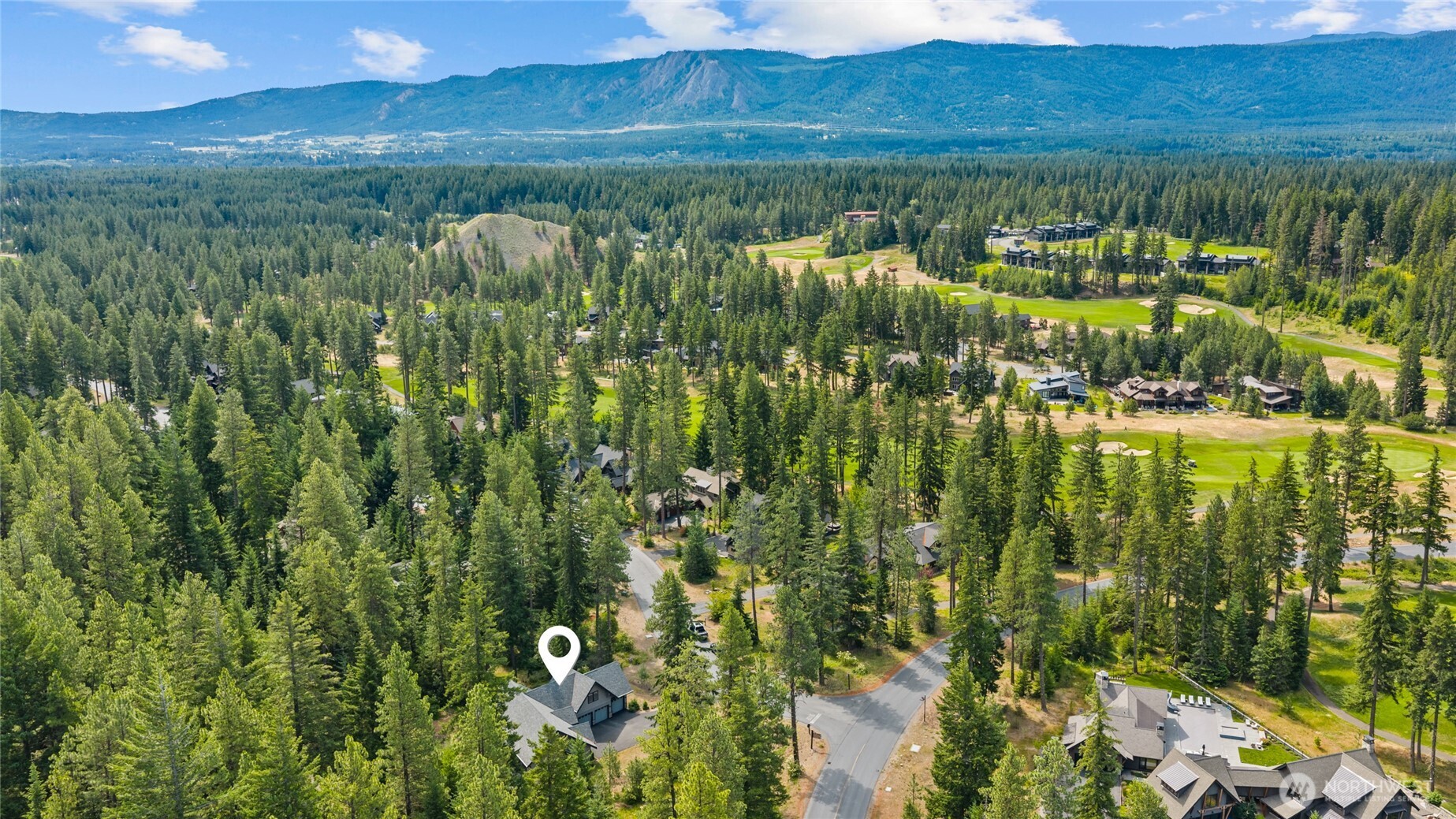 Perfectly situated in one of Suncadia's most desirable locations, offering easy access to trails, Suncadia Social, the winery, golf, shopping, and resort amenities.