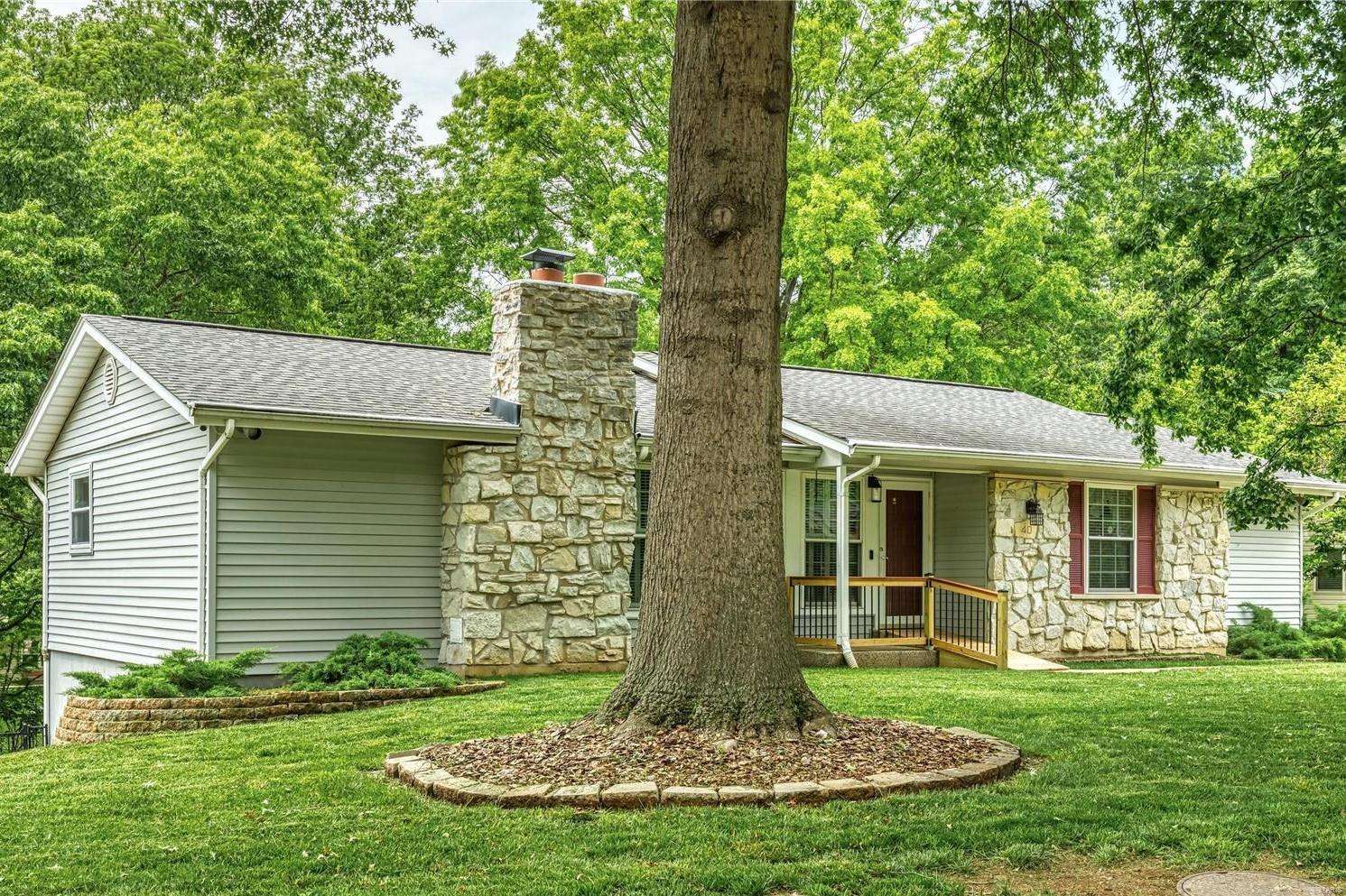 Residential property for sale in Fenton, 40 Raintree Court, 23025107