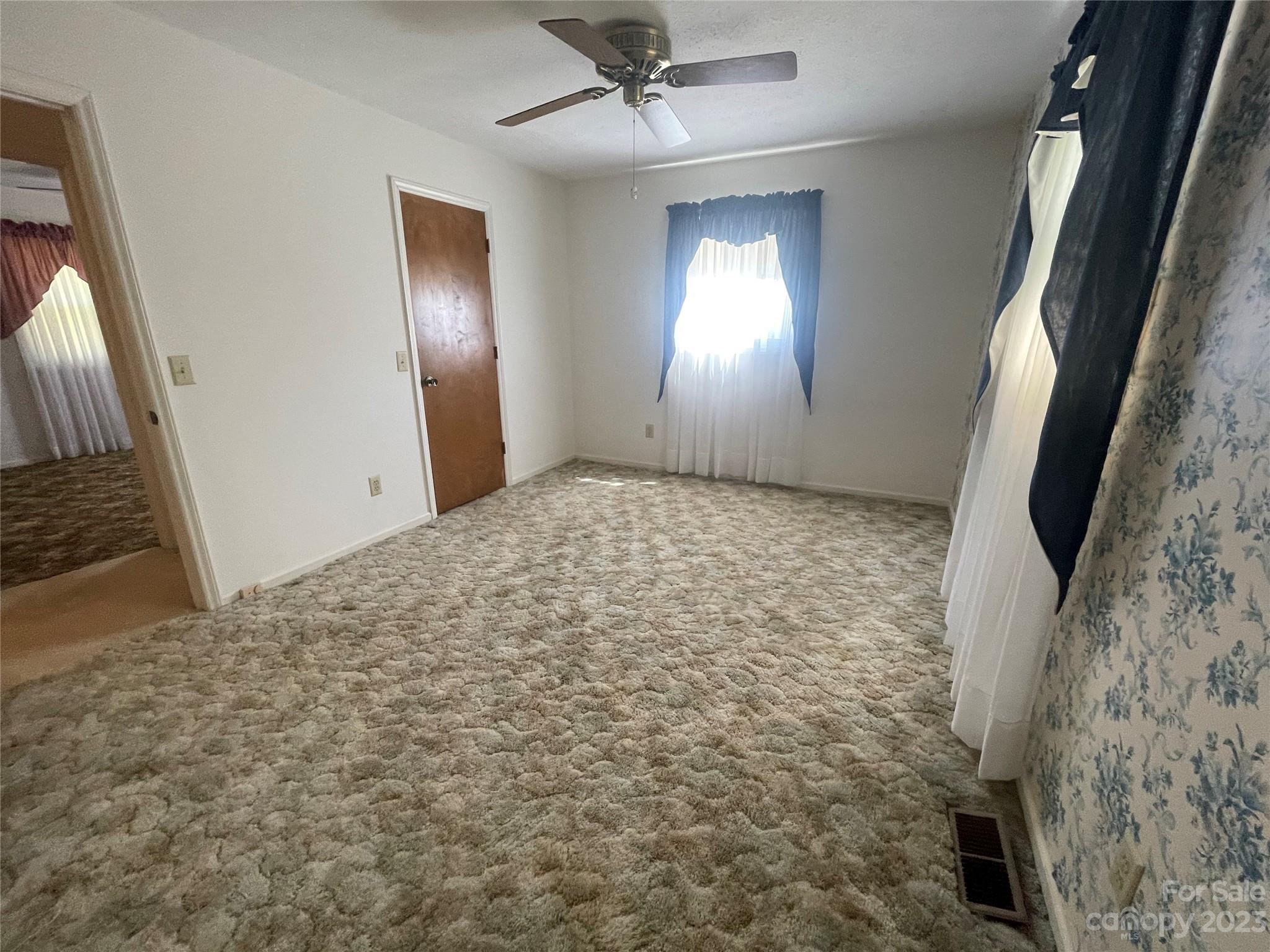 2541 Brentwood Circle