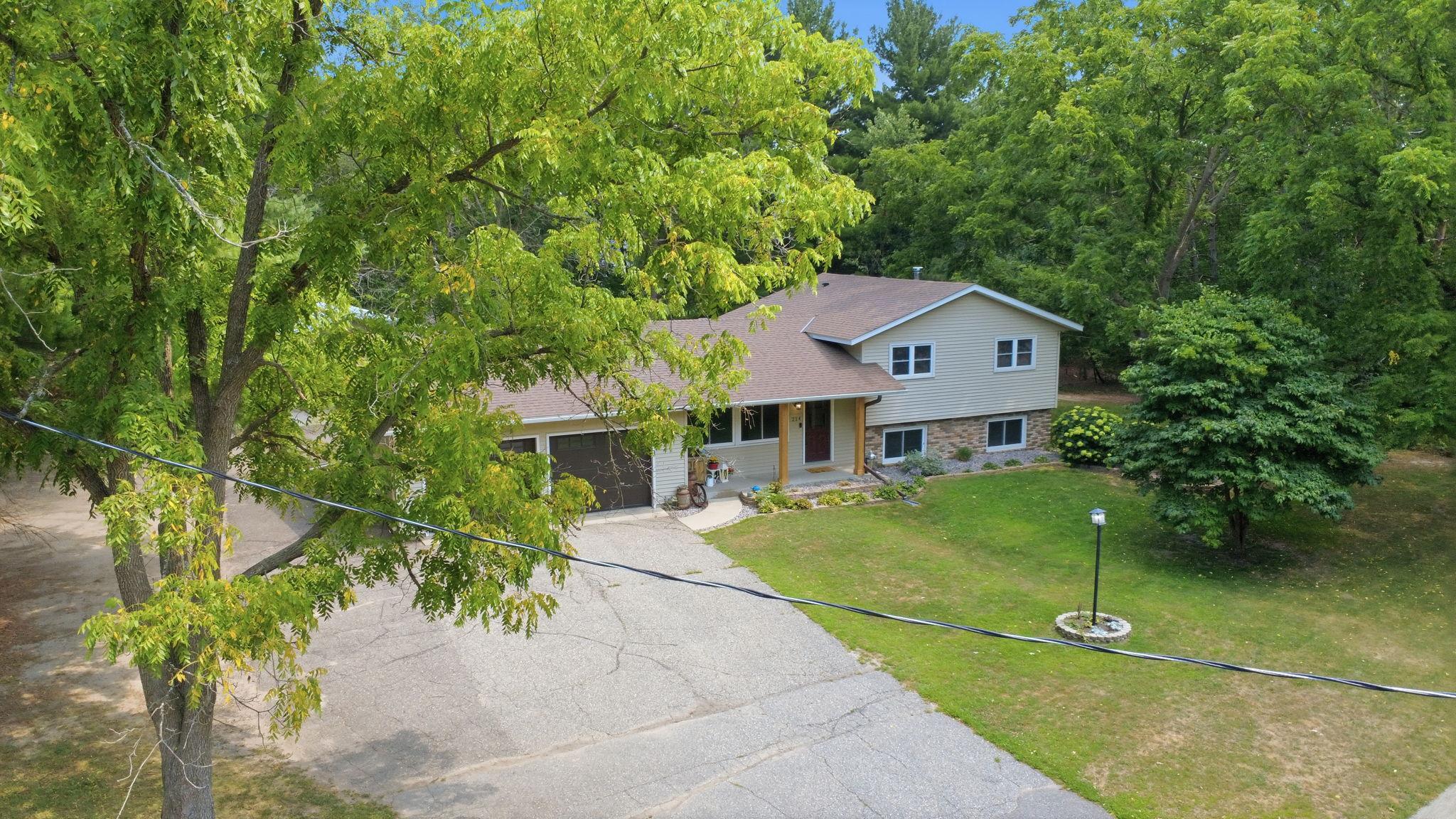 214 Highview Drive W