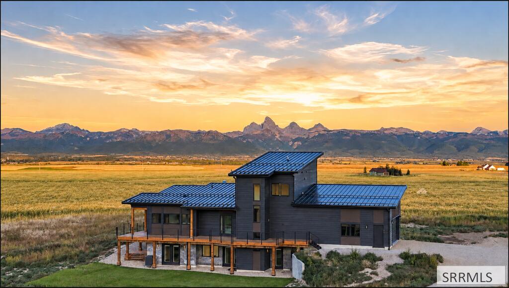 8460 Fawn Ridge Lane