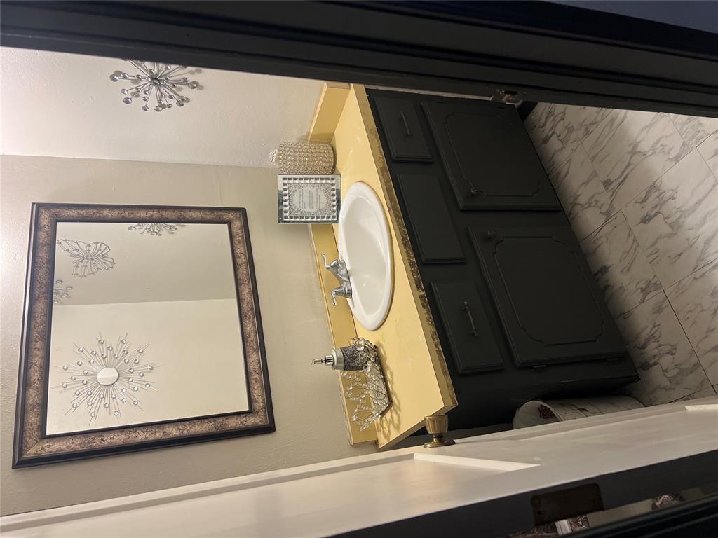 OWNER FINANCE ,NO QUALIFYING! NICE 3 BEDS 1 1/2 BATHS WITH HUGE BACK PATIO AND A HUGE BACKPACK.  GREAT FOR FIRST TIME HOME BUYERS OR INVESTMENT PROPERTY!CALL LILLIE  MCMILLAN FOR SHOWINGS AND INFORMATION !405-816-8714