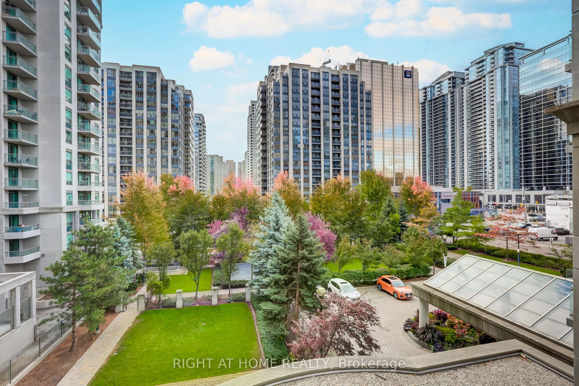 21 Hillcrest Ave 405