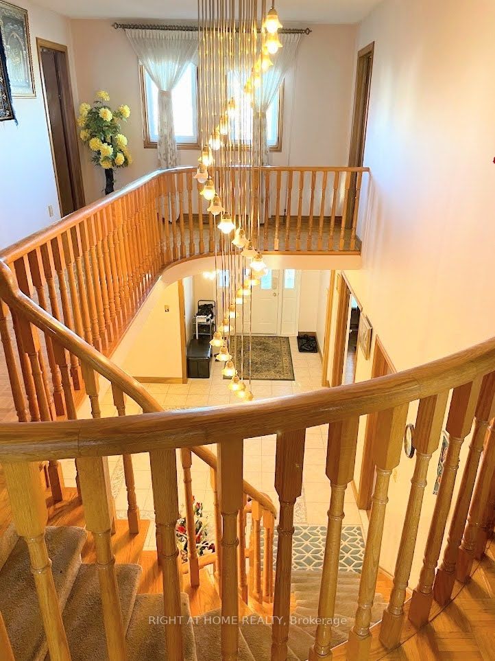 164 Saddle Tree Cres