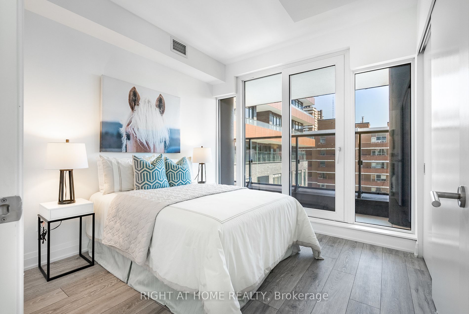 21 E Park St 802