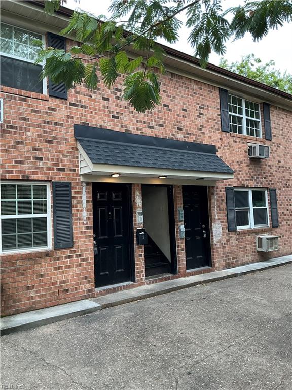 320 Ashlawn Drive 1