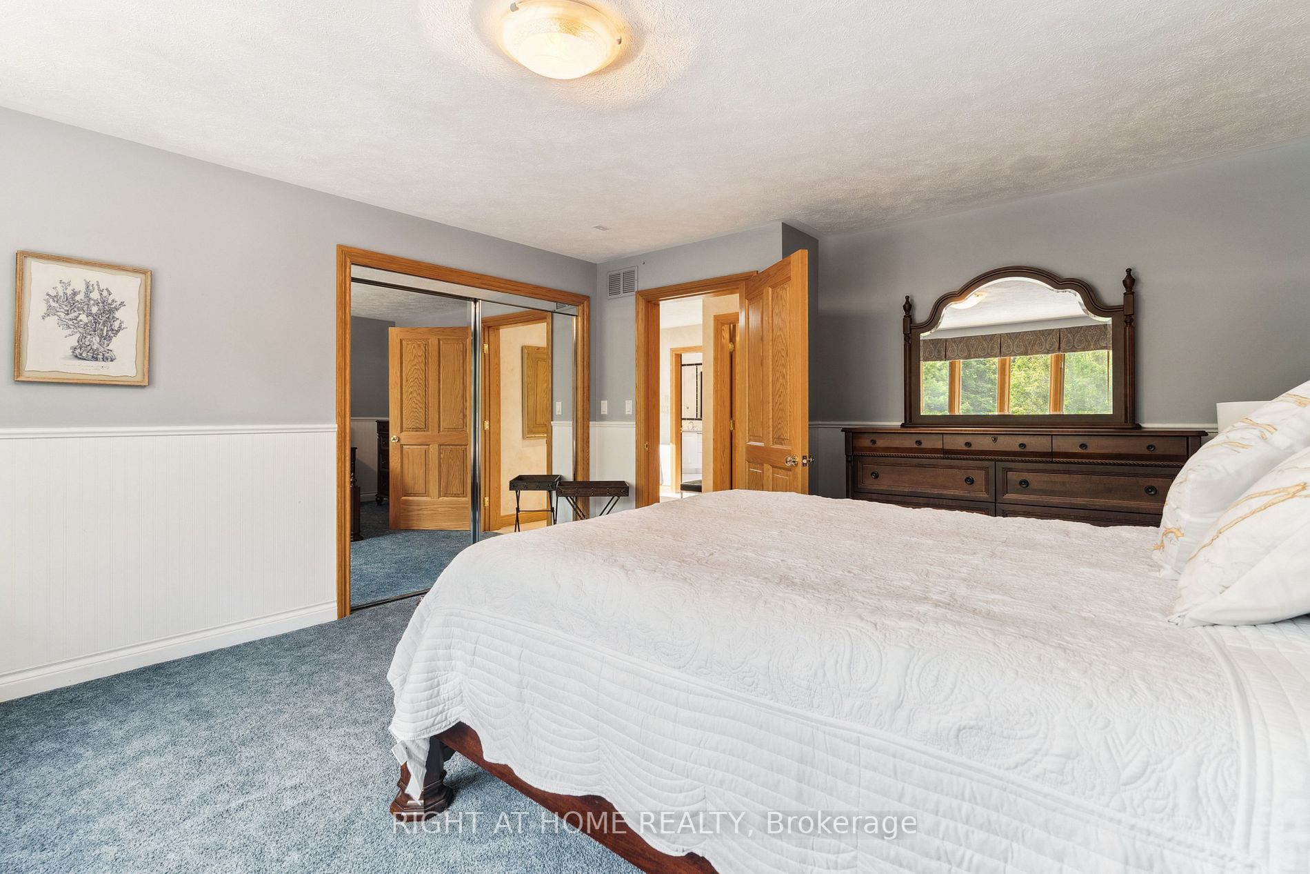 206 Lakeside Ave