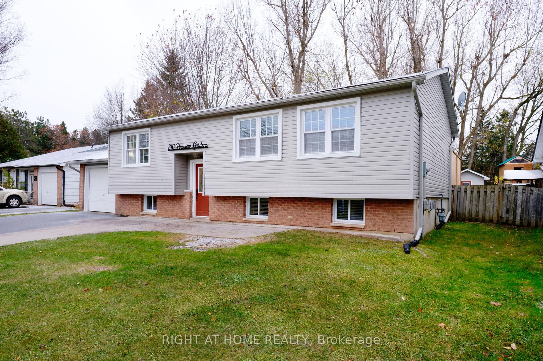 316 Pineview Gdns