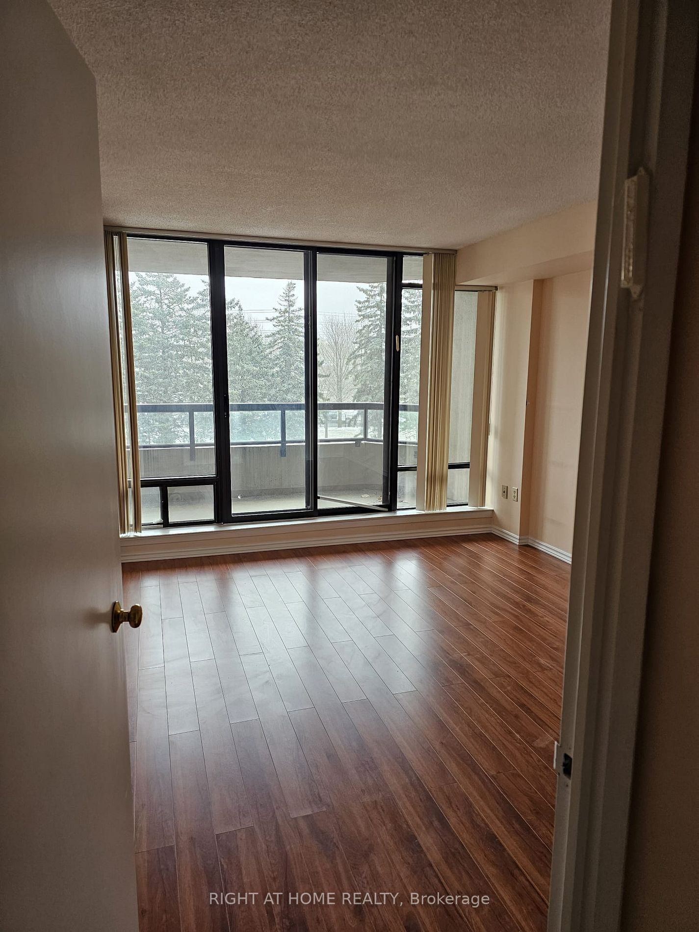 7440 Bathurst St 308