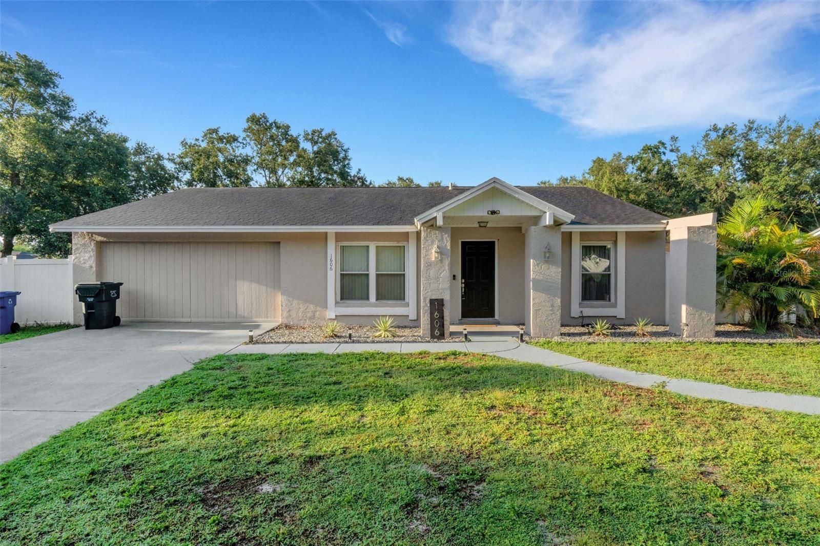 1606 Crystalview Trail