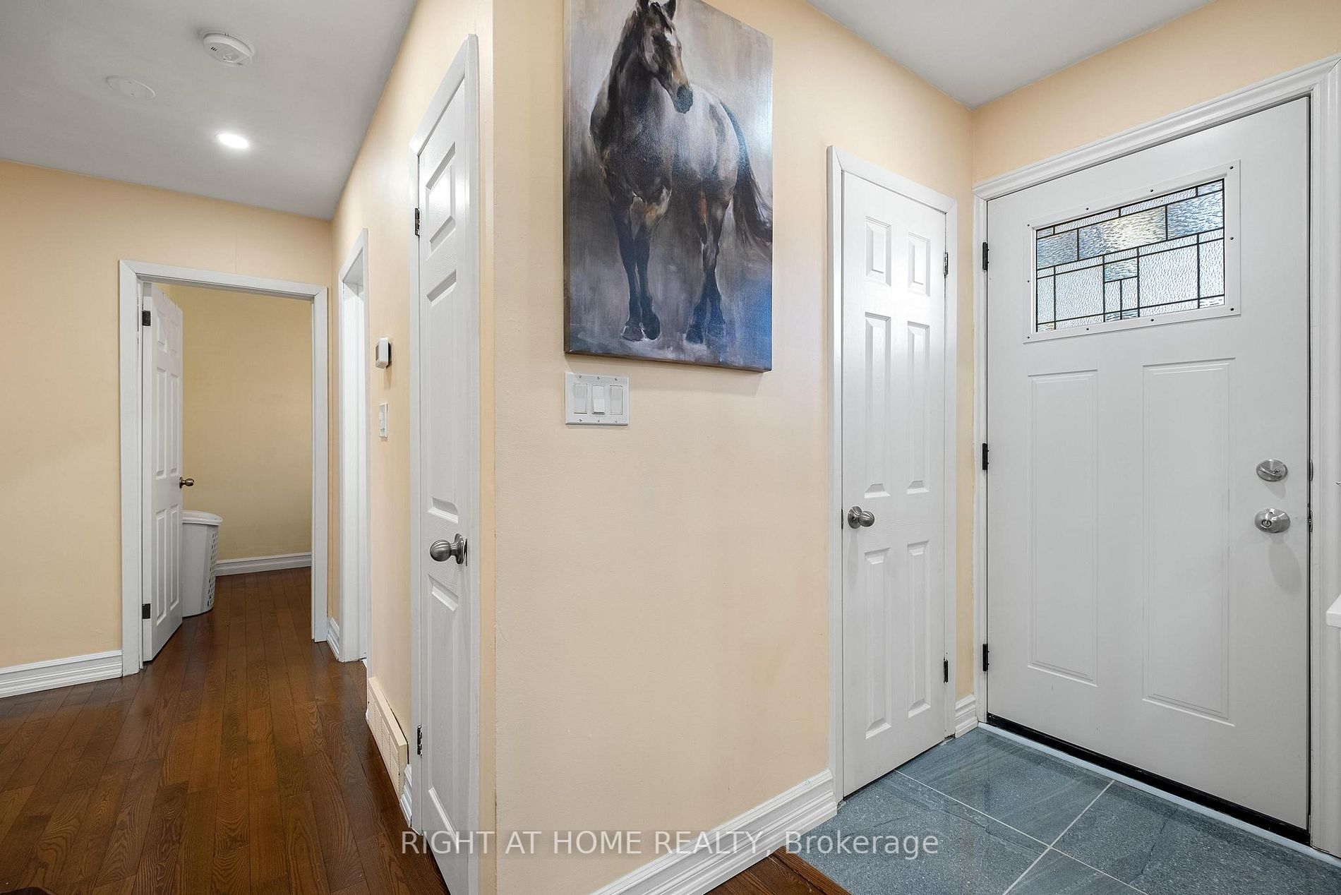 140 Meadowbrook Dr
