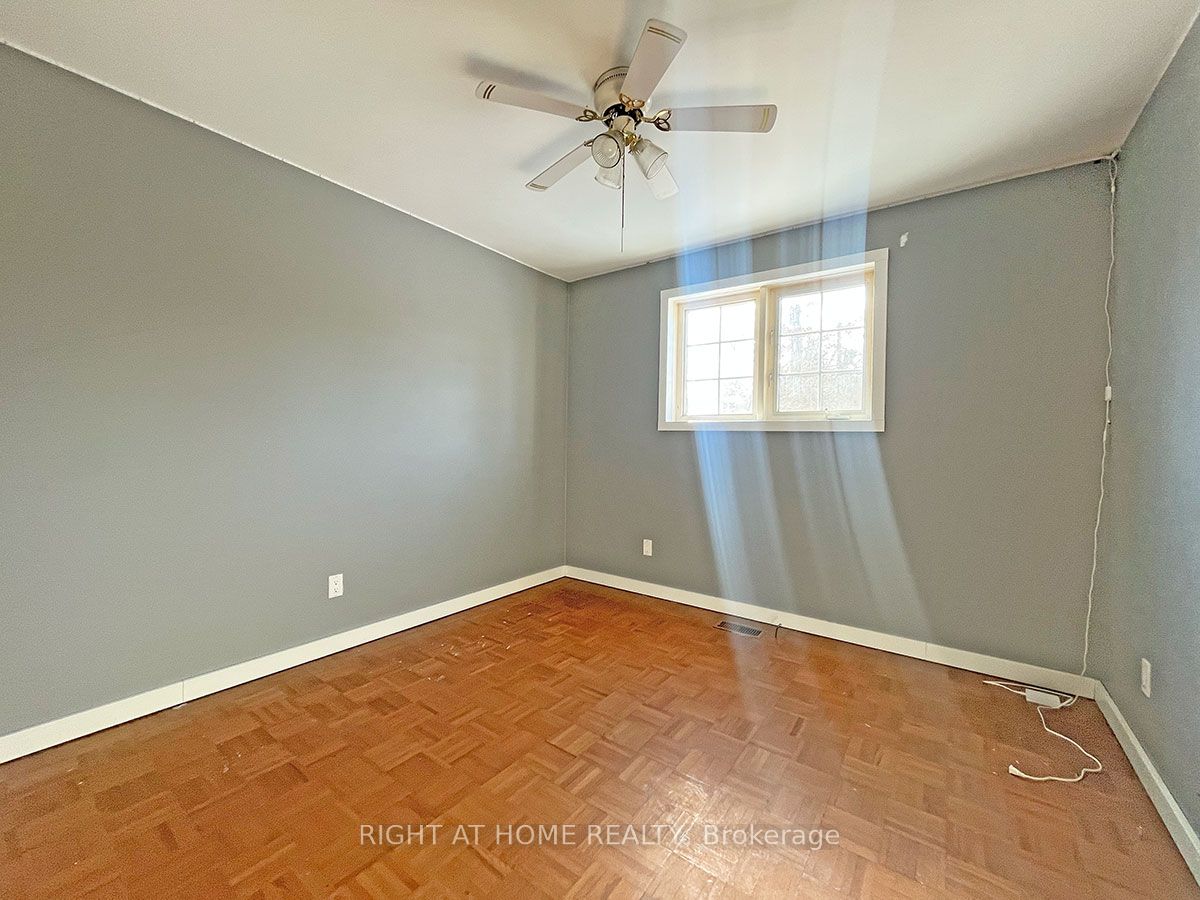 9 N Eldon Dr