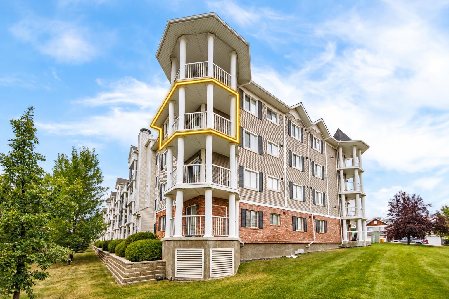 31 Country Village Manor NE 4301