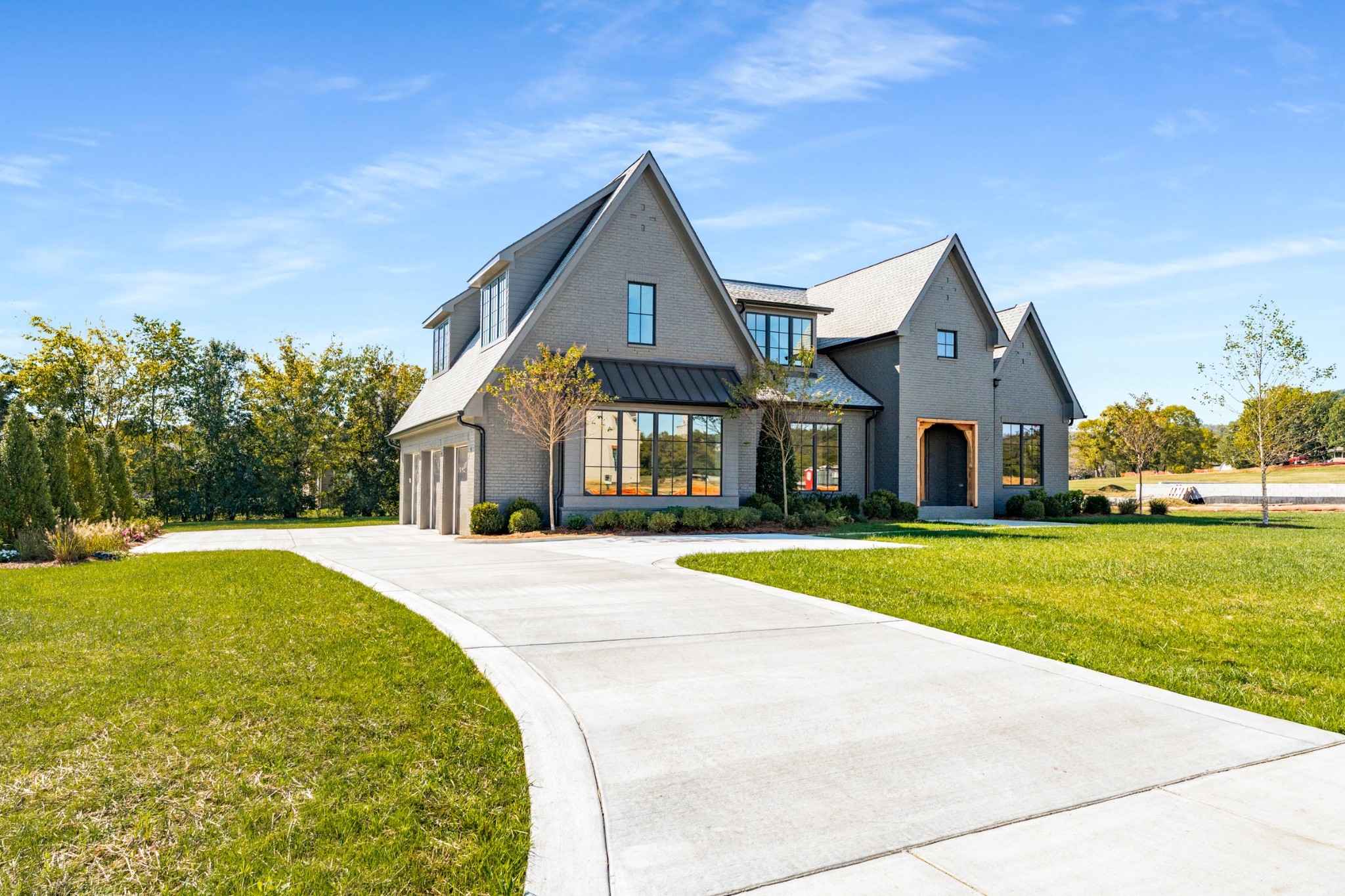 6033 Frazier Park Ln