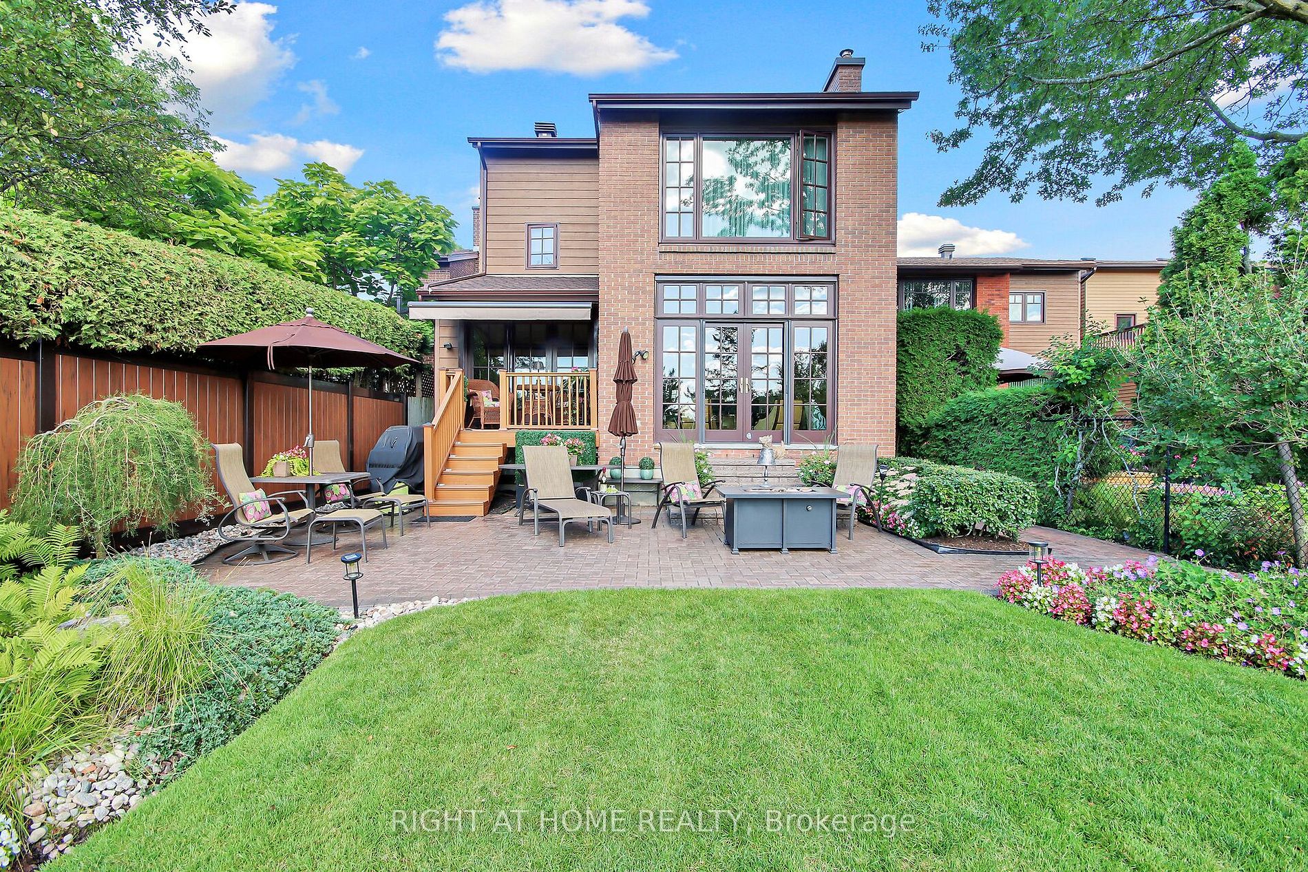 3468 Paul Anka Dr