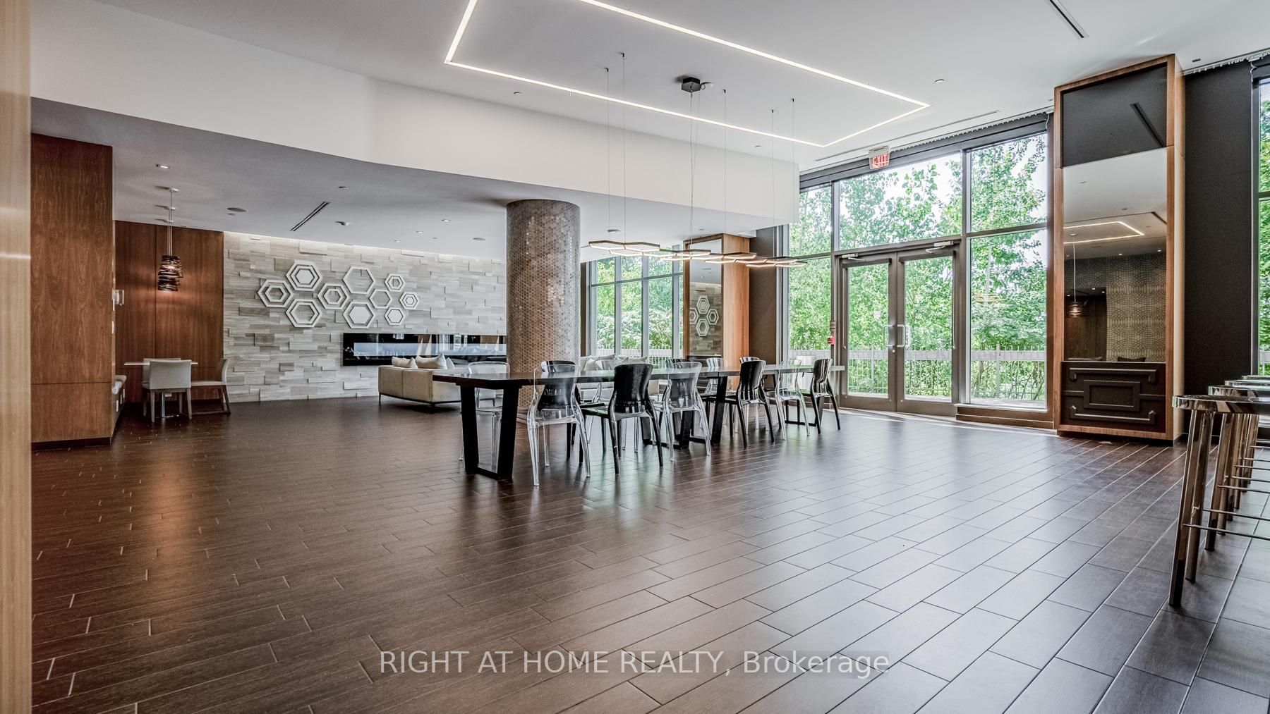 36 Park Lawn Rd 1308