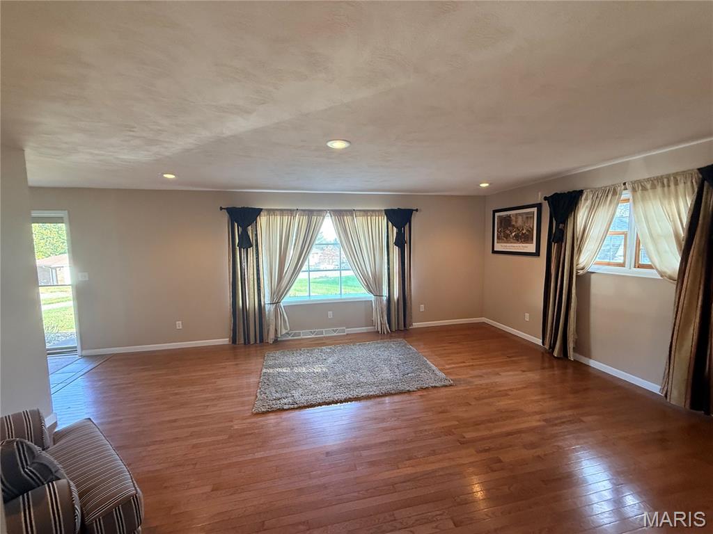 25 Coachlight Drive