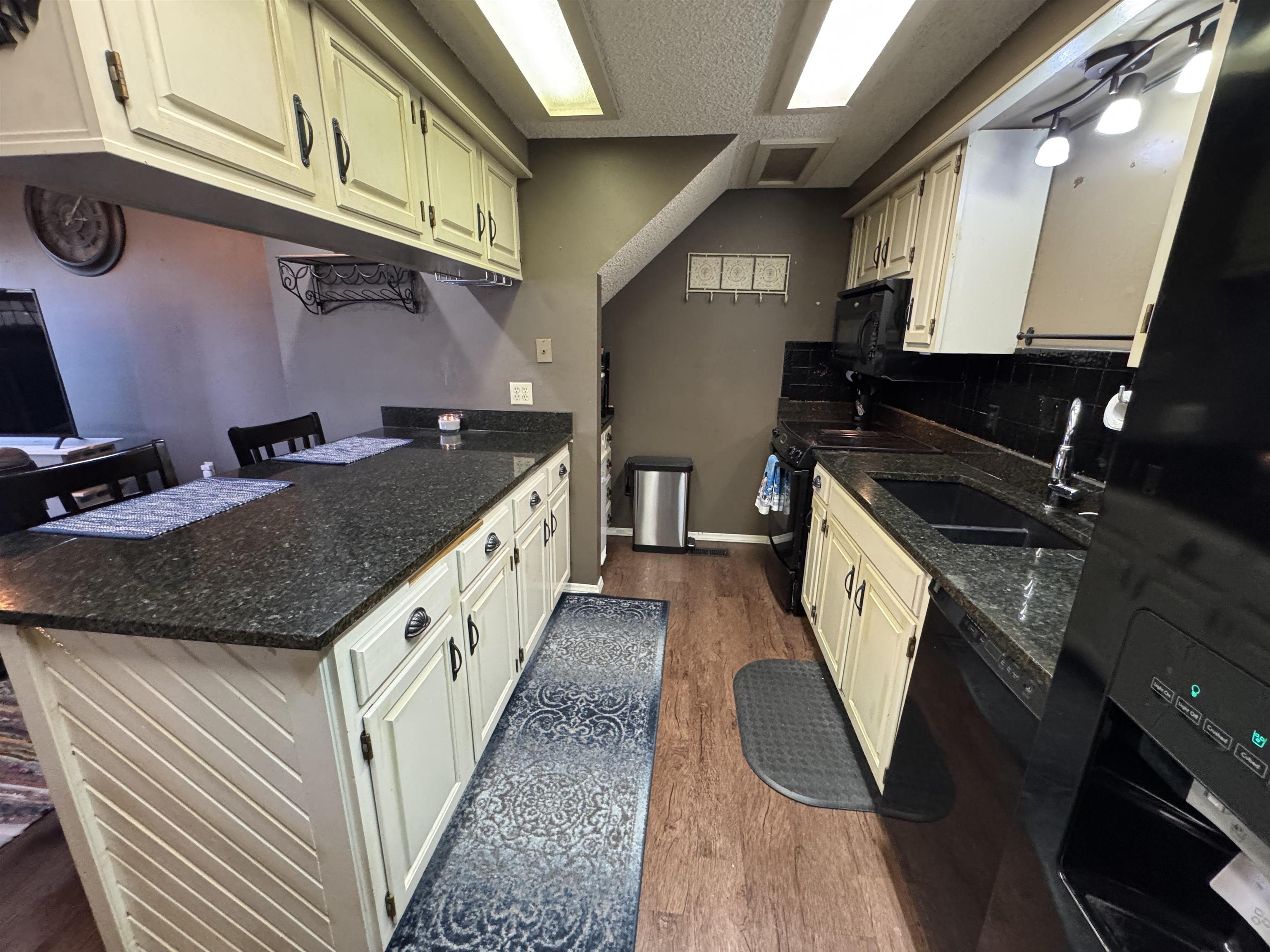 2421 S Yellowstone St