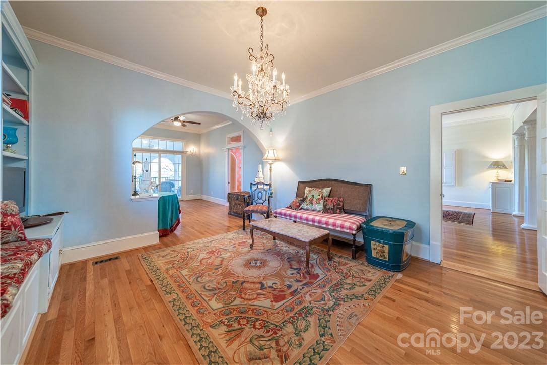 600 West Union Street