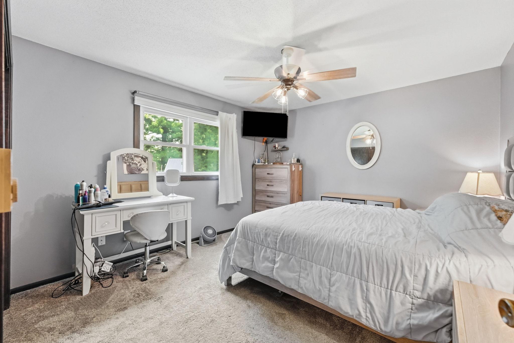 214 Highview Drive W