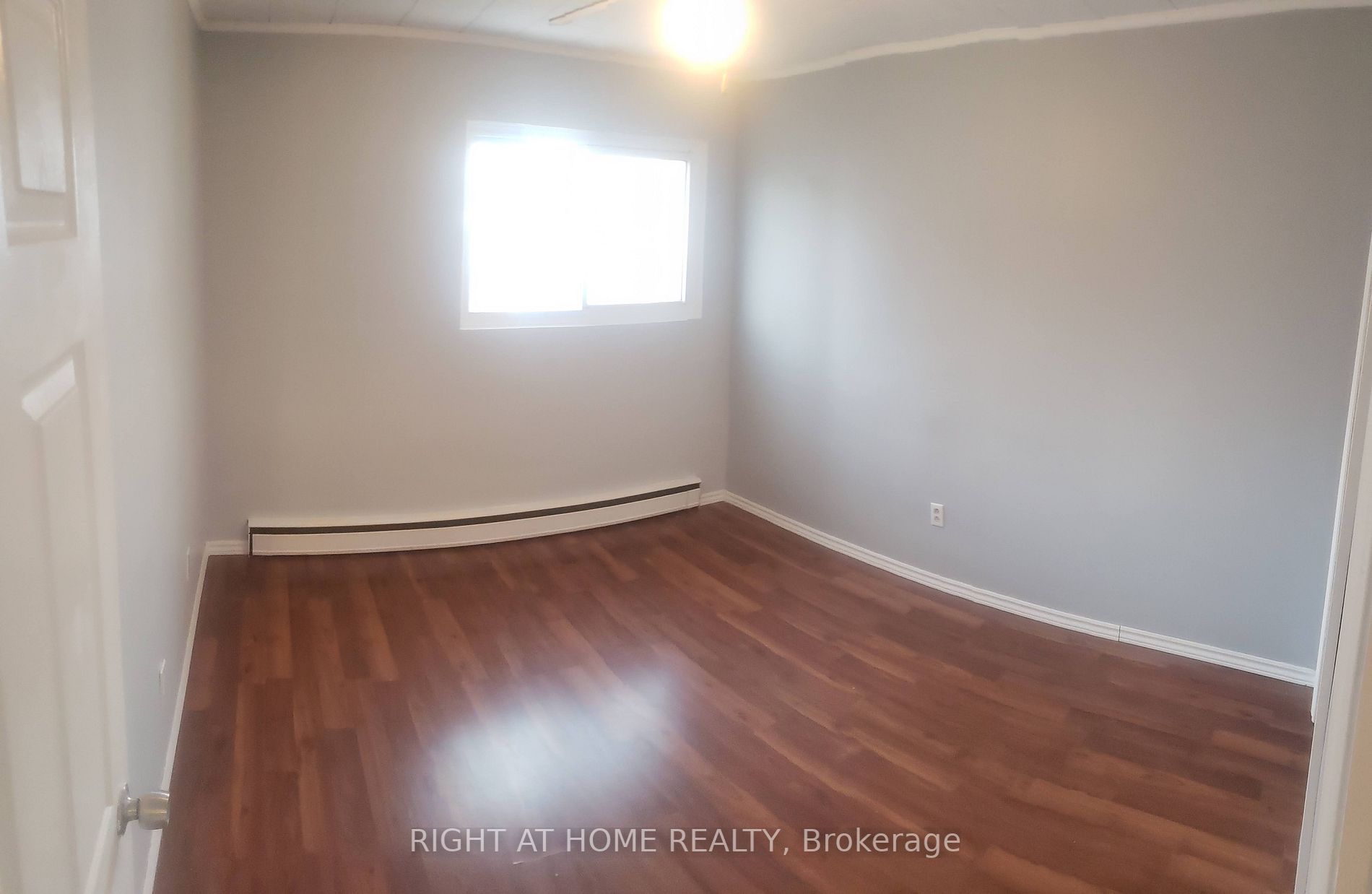 315 Laclie St 7