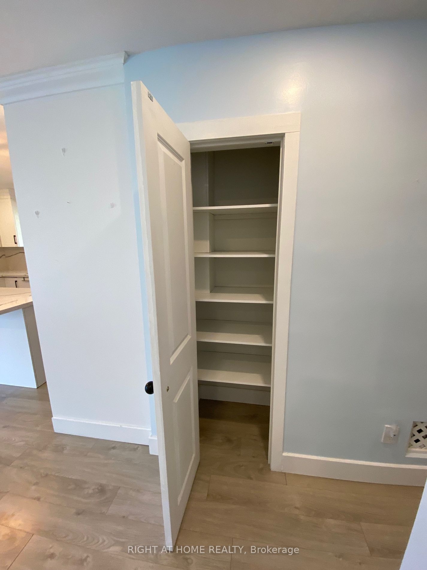 112 Walter Ave Main