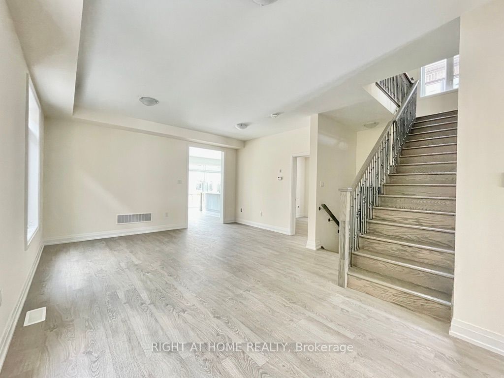 48 Daisy St